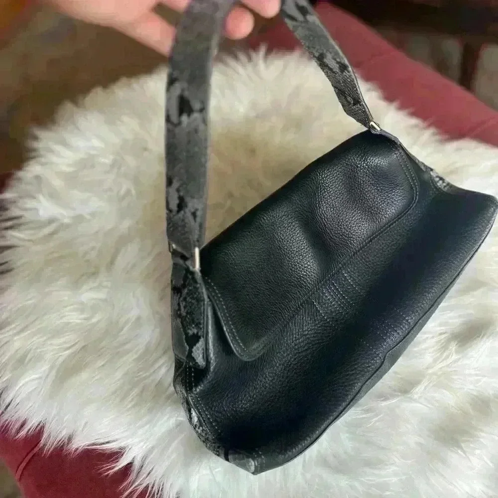 Kenneth Cole Black Leather Hobo Bag with Snake Embossed Details y2k